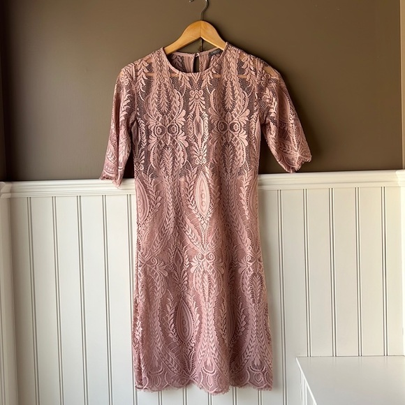 Suzy SHIER Dusty Rose Open Knit Fringe Bodycon Dress Size Small - Picture 2 of 8